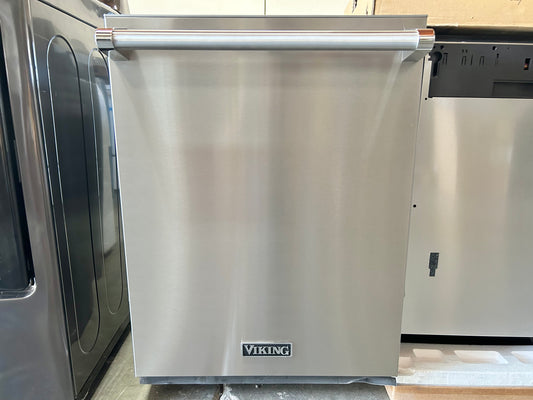 Viking VDWU524WSSS 24 Inch Fully Integrated Dishwasher with 16 Place Setting, 8 Wash Cycles, LCD Control Panel, Water Softener, Multi Level Power Wash, Full Size Rack Turbo Fan Dry  NEW OPEN BOX Stainless Steel 369560