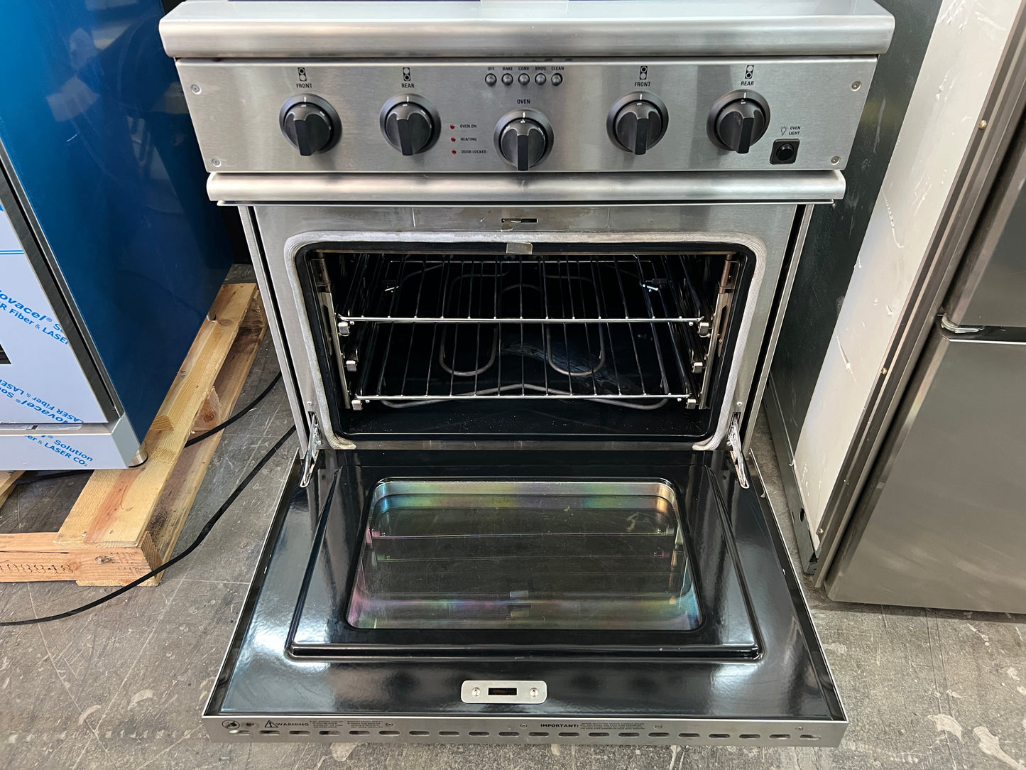 GE Monogram 30 Inch Commercial Gas Range Dual Fuel, Convection Oven, 4 Open Burners, ZDP30N4YSS Convection Oven, Stainless Steel, 369159