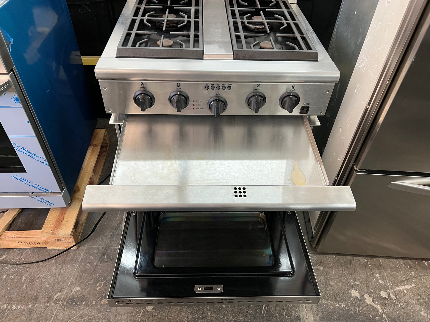 GE Monogram 30 Inch Commercial Gas Range Dual Fuel, Convection Oven, 4 Open Burners, ZDP30N4YSS Convection Oven, Stainless Steel, 369159