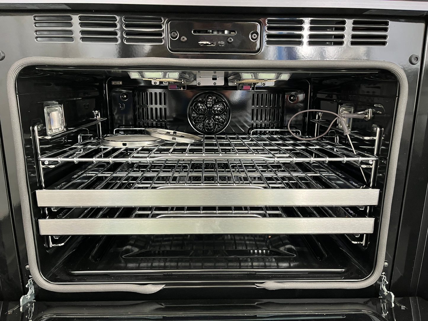 Dacor  DOP36M96GLM 36 Inch Professional Gas Range 6 Sealed Burners, 5.4 cu. ft. Oven Capacity, Self-Clean, and Dual-Stack Burners, Graphite Stainless ,black stainless, 369292