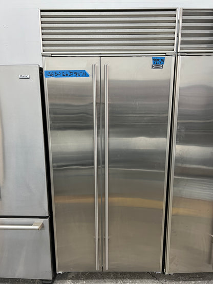 36 Inch Subzero Built in Side By Side Refrigerator in Stainless Steel , Used , 999574