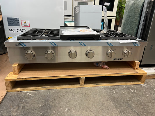 Dacor 48 Inch Gas Rangetop HRTP486SNG 6 Sealed Burners, Continuous Grates, Simmer Sear Burners, Perma-Flame, Illumina Knobs, SmartFlame Technology, and Griddle,369006