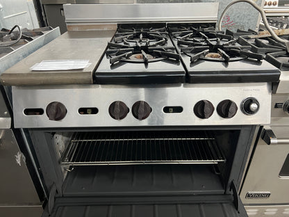 Wolf Gourmet 33.75 inch Gas Range 4 Open Burners with Griddle, Black and Stainless Steel, Red Knobs, Used, 369231